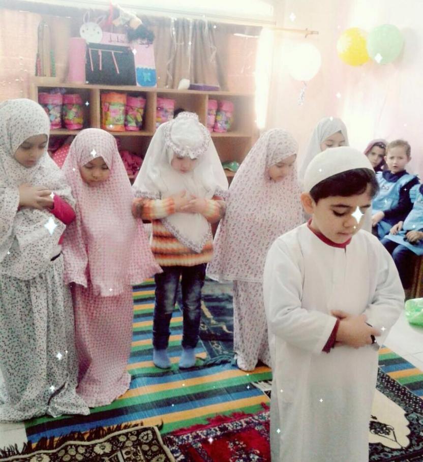 Activity nursery - row Outstanding kg2 He studied Teaching Prayer