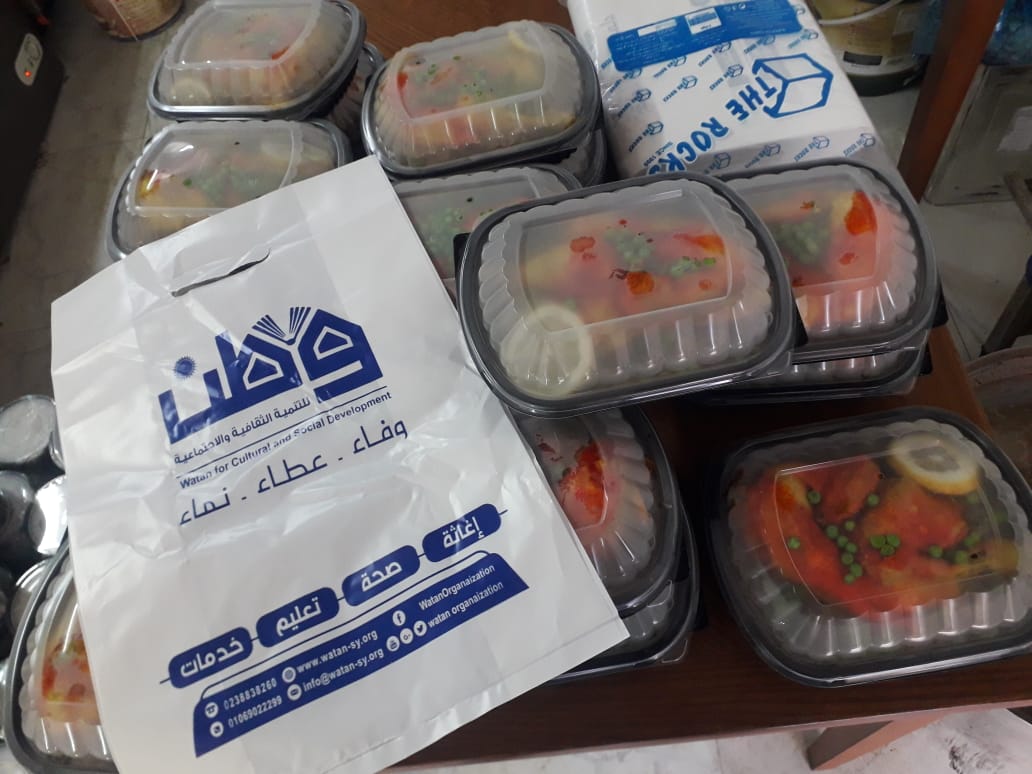 توزيع وجبات إفطار للشباب الأعزب 